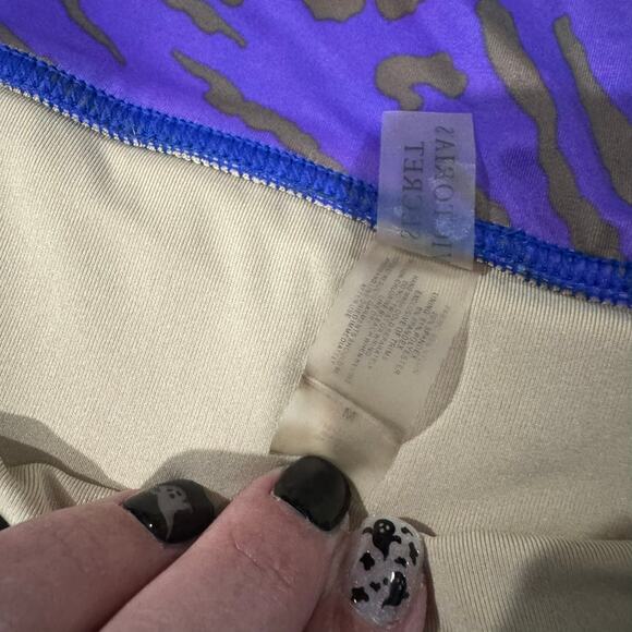 Victoria's Secret Animal Print Bikini Swim Bottoms Women's Size Medium Purple - Picture 4 of 8